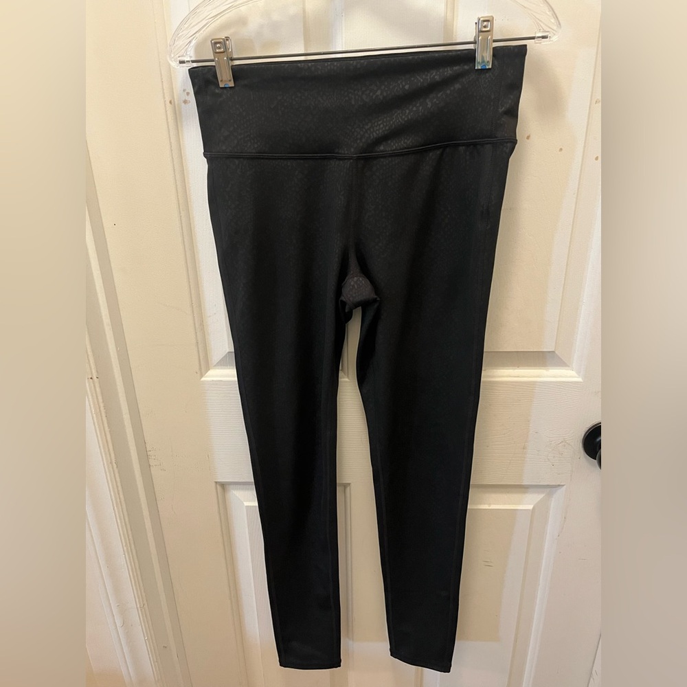LIKE NEW Athleta Snake Print Chaturanga Black Leggings - Sz Medium